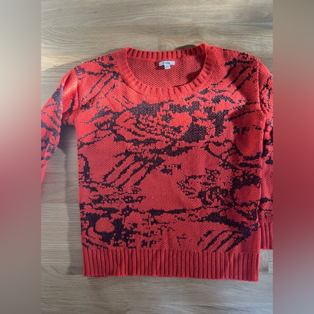 Sweater size med. shortish cut
